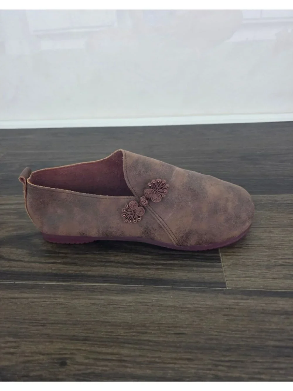💙 Distressed Brown Asymmetrical Slip On Flats Size 41 US 10 Chinese Frog Knot